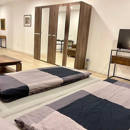 Neu Grosse Einzimmerwohnung Im Zentrum Goldstadt Pforzheim Schloessle Екстериор снимка