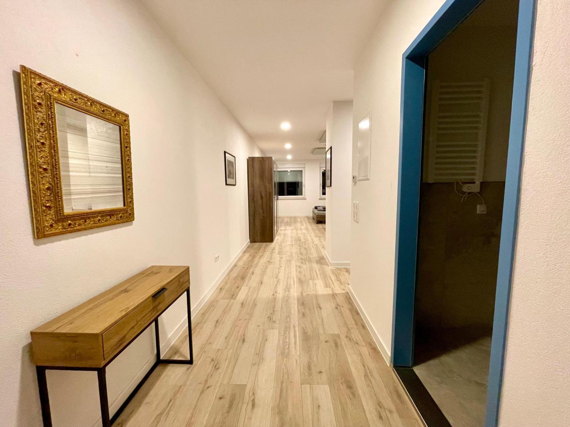 Neu Grosse Einzimmerwohnung Im Zentrum Goldstadt Pforzheim Schloessle Екстериор снимка
