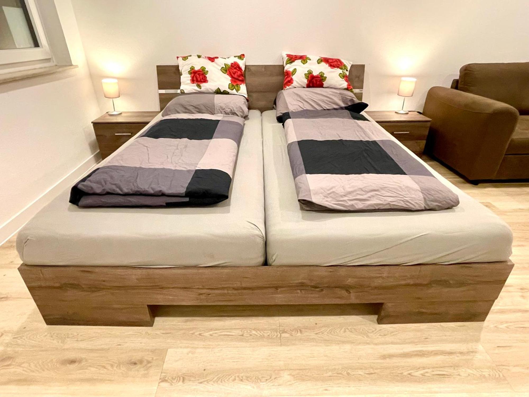 Neu Grosse Einzimmerwohnung Im Zentrum Goldstadt Pforzheim Schloessle Екстериор снимка