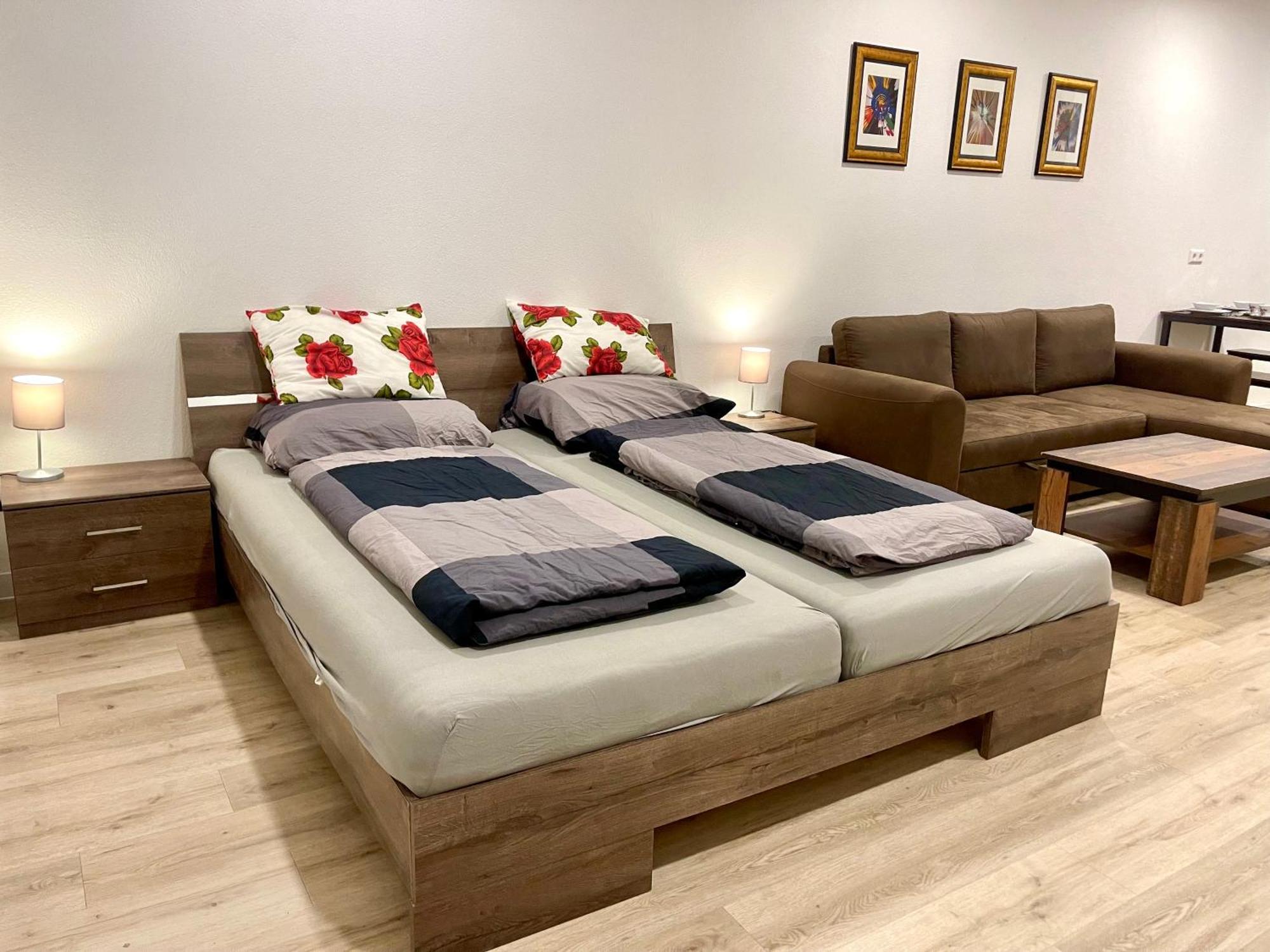 Neu Grosse Einzimmerwohnung Im Zentrum Goldstadt Pforzheim Schloessle Екстериор снимка