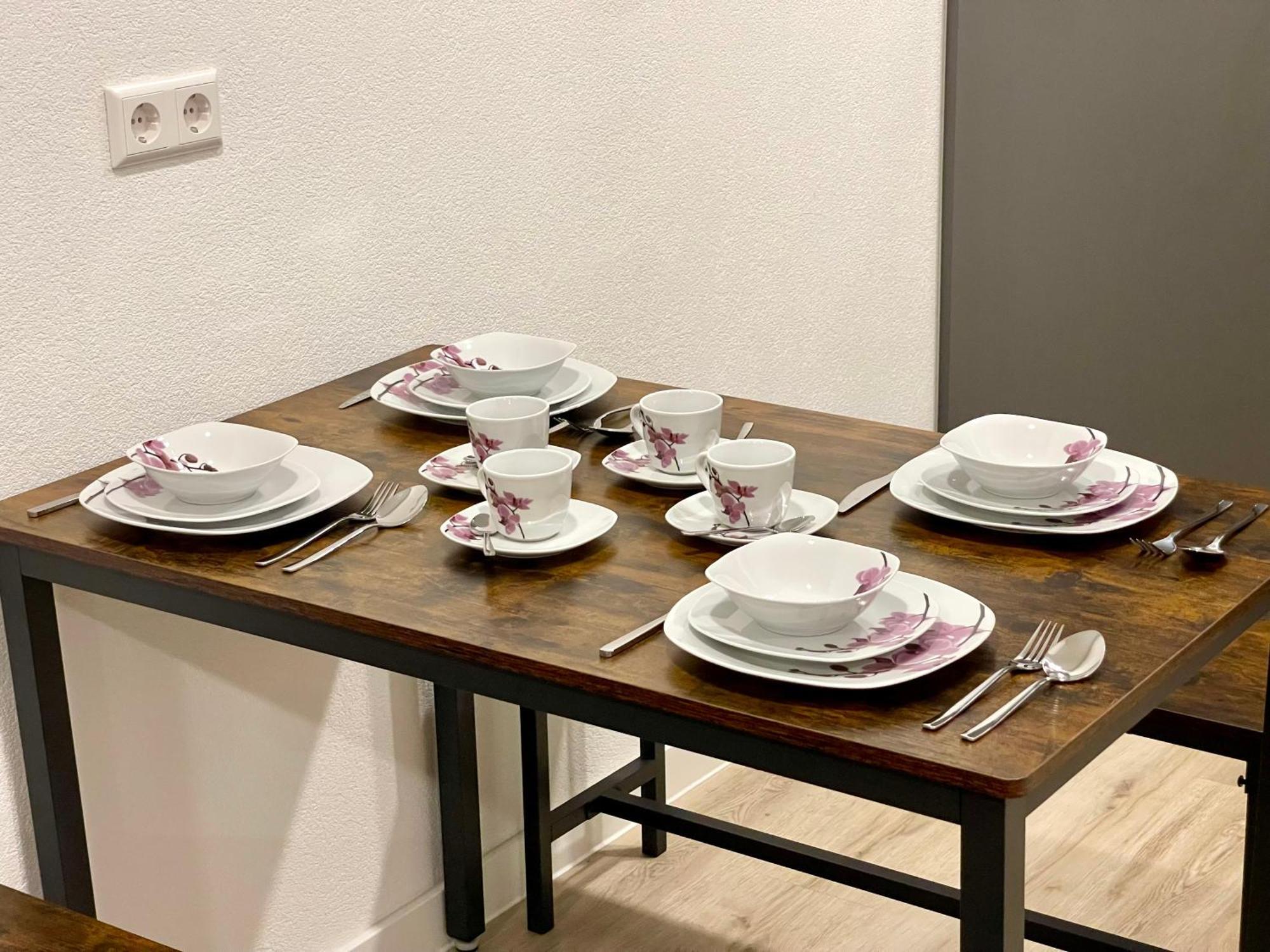 Neu Grosse Einzimmerwohnung Im Zentrum Goldstadt Pforzheim Schloessle Екстериор снимка