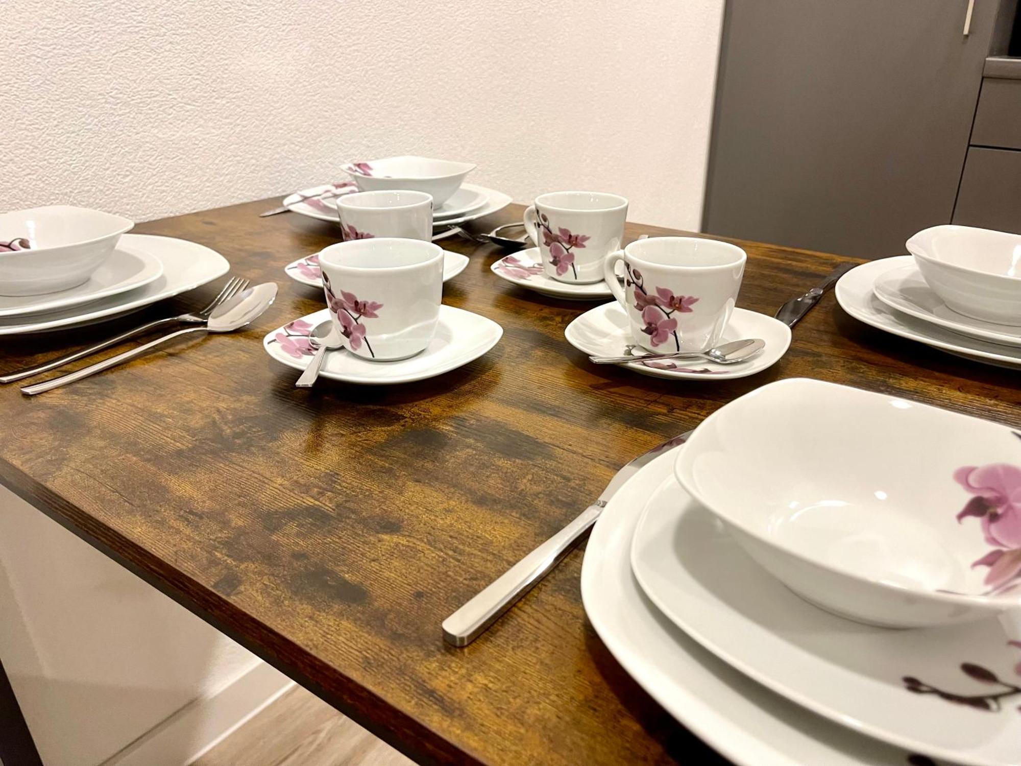 Neu Grosse Einzimmerwohnung Im Zentrum Goldstadt Pforzheim Schloessle Екстериор снимка